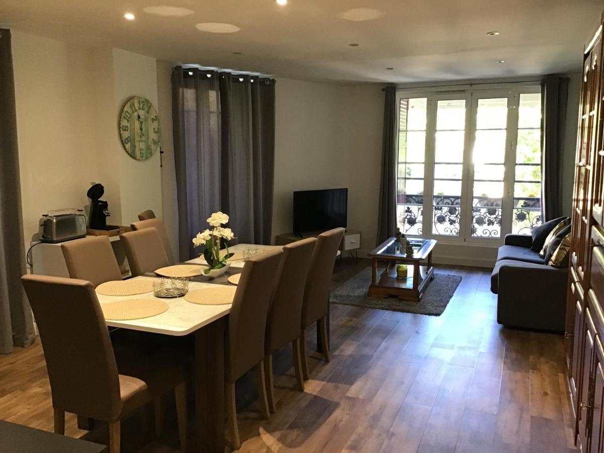Magnifique T4 Avec Terrasse A Saint-Nectaire - 8 Pers Lägenhet Exteriör bild